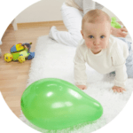 ¡Alerta de seguridad! Riesgos de los globos para niños pequeños