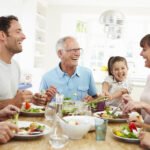 Descubre cómo demostrar afecto hacia los demás en la familia