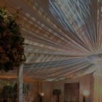 Elementos decorativos para eventos festivos con telas